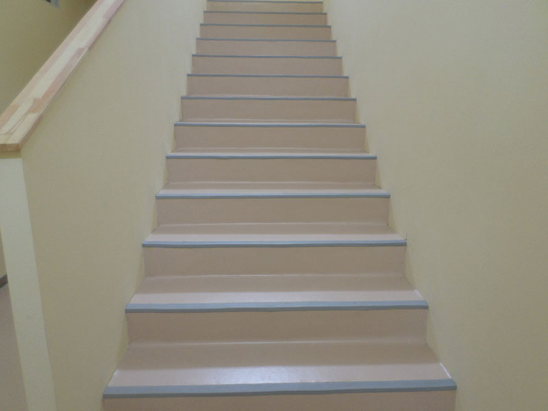 導(dǎo)致塑膠地板膨脹起鼓的原因有哪些?